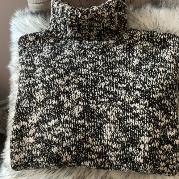 Liz Claiborne black white herringbone Turtleneck - Picture 1 of 7